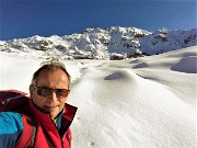 29 Evvia una tracciolina nella neve...seguo quella con Cima Alben in fronte